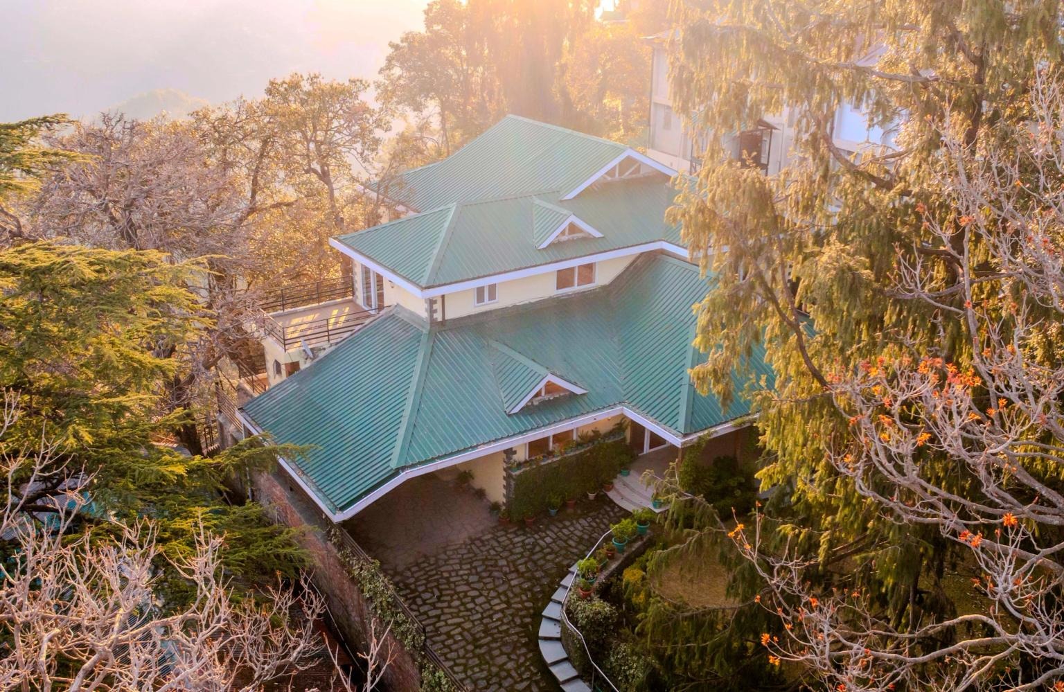 AMA STAYS & TRAILS | RAMAN VILLA SHIMLA